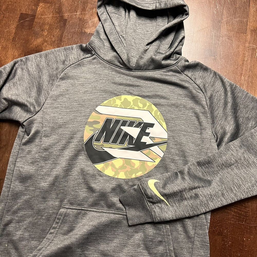 Nike 3brand Thermafit Gray and Camo basketball logo‎ graphic sweatshirt Youth XL